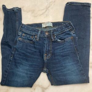 SOLD!👚Boys size 7/8 Abercrombie kids Blue Jeans skinny medium wash